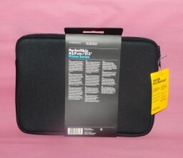 Dicota Take.Off Smart XL – brašna na notebook 15,4–17" černá